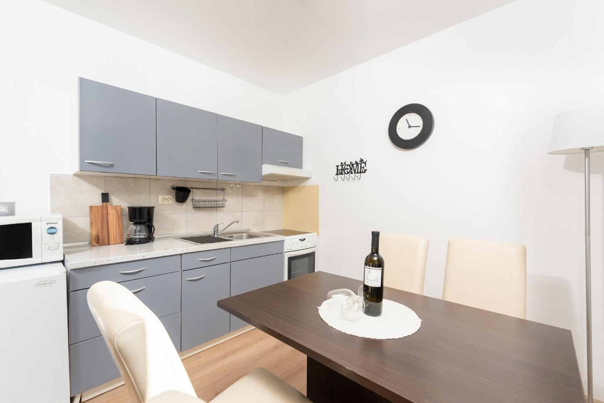 Apartments Dobrec Fuskulin Exterior photo
